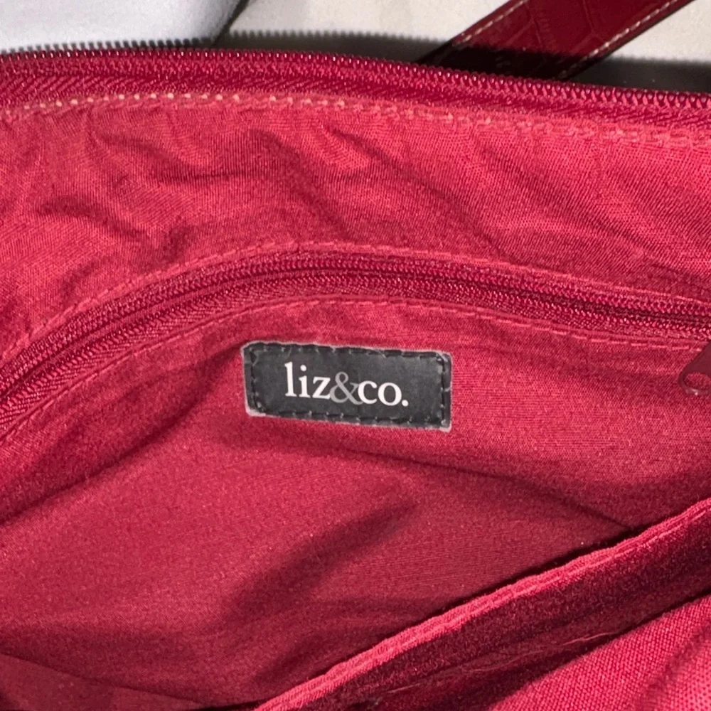 Liz & Co. Burgundy Croc-Embossed Shoulder Bag - Picture 2 of 4